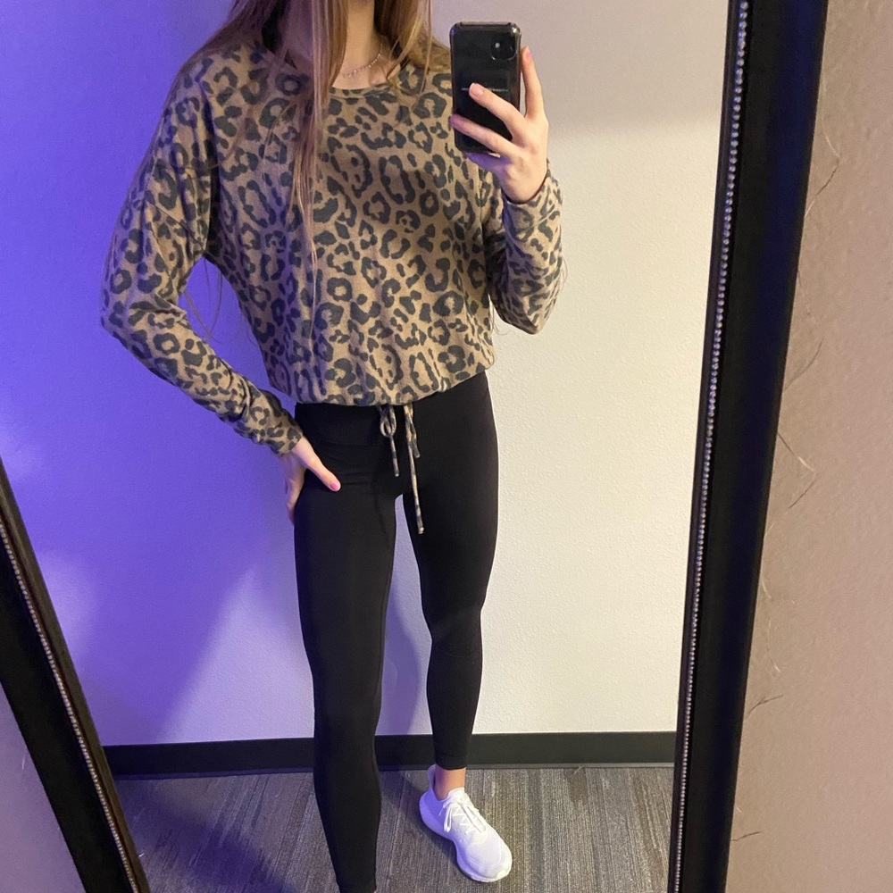 ⭐️SOFT LEOPARD CREW NECK⭐️